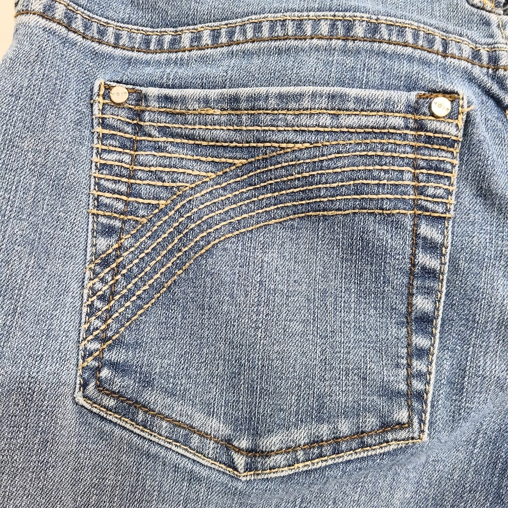 WHBM Noir Lightweight Light Blue Wash Denim Crop Leg Capris Size 00 (XS) - Picture 4 of 5